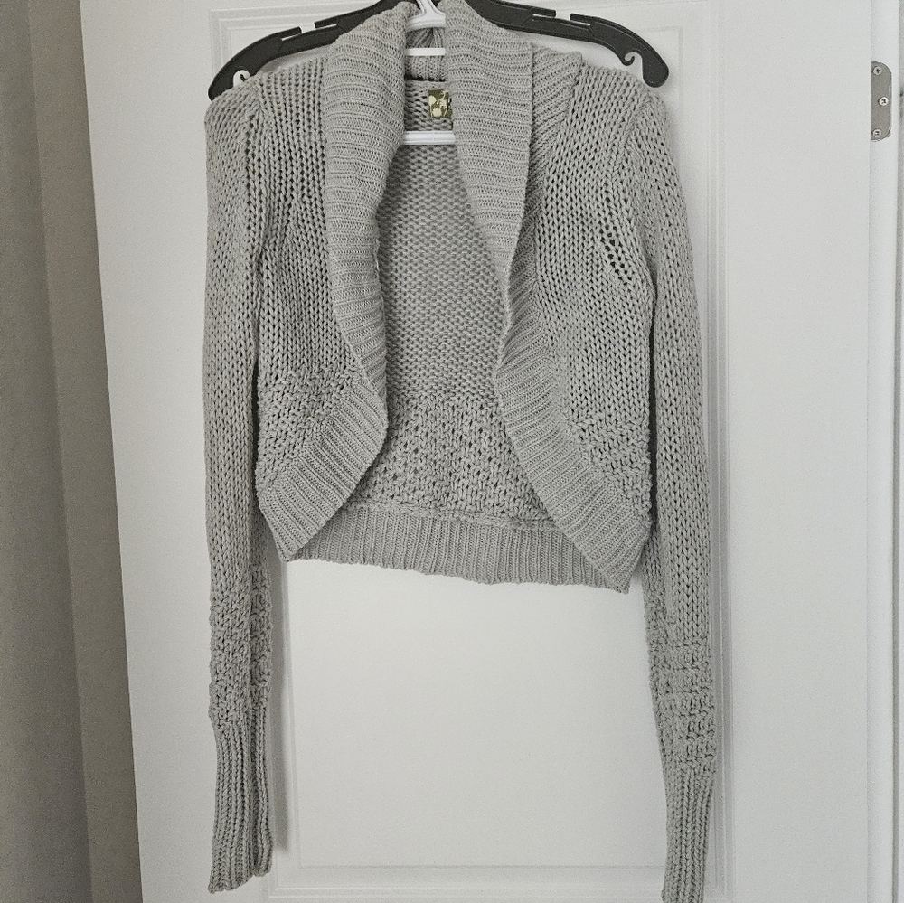 HOLLISTER crop knit cardigan grey size L